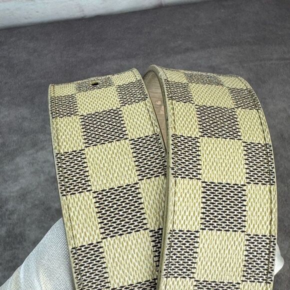 Louis Vuitton Damier Azur M9609 95/38 Initiales Belt Gold Buckle - Picture 4 of 12